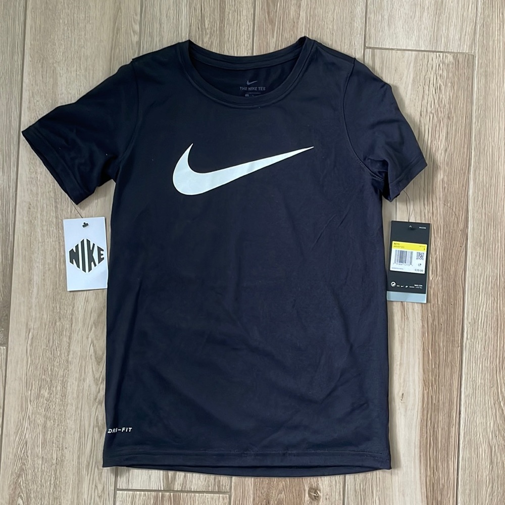 Nike Dry Fit Tee. Boys. Size S